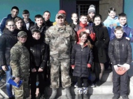 Школьники Луганщины посмотрели изнутри как работает полиция
