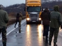 Вокруг заблокированных на Черниговщине российских фур возник новый виток конфликта