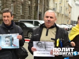 Друг семьи Савченко выдвинул ультиматум Путину под окнами&8230; Порошенко