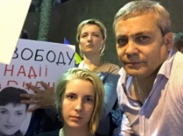 В Тель-Авиве около посольства РФ участники митинга в поддержку Савченко спели гимн Украины