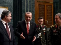 Порошенко: Украина будет развивать сотрудничество с Турцией в военной сфере