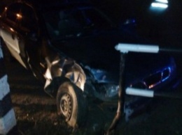 В Кременчуге пьяный водитель врезался на Lanos’e в забор (ФОТО)