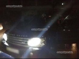 Во Львове патрульные задержали пьяного на Range Rover, напавшего на полицейского. ФОТО