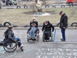 Инвалиды в Краматорске проверили: больница для них пока мало доступна