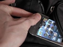 Мобильные телефоны у кременчужан воруют в барах, маршрутках и даже больницах