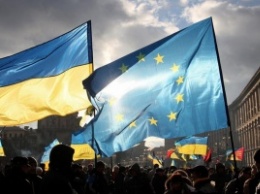 Опрос: все меньше украинцев хотят в Европу и НАТО