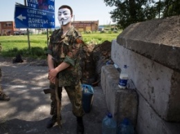 Донецкая молодежь собирается в "Барбери" и обсуждает, в какой же совок угодила эта "ДНР"