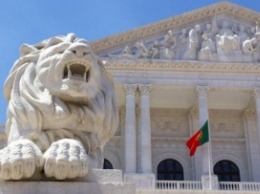 Парламент Португалии может отказать Турции и Греции в деньгах