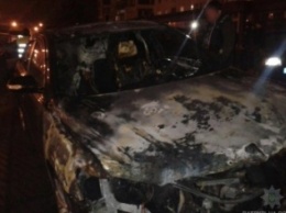На Павлово Поле неизвестные спалили три машины (ФОТО)