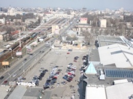 В Одессе сносят часть торгового центра: могут пострадать деревья