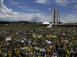 Бразильцы требуют отставки президента