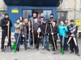 Добропольская полиция приняла участие в общегородском субботнике