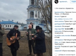 В Воронеже у Покровского Храма Гребенщиков устроил мини-концерт
