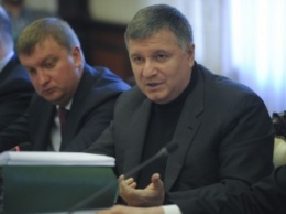 Аваков просит Деканоидзе немедленно уволить главу полиции Винницкой области