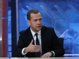 Медведев сократил прожиточный минимум