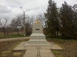 В Запорожской области от Ленина остались только ноги