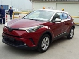 Toyota опубликовала в Сети фотографии серийного Toyota C-HR