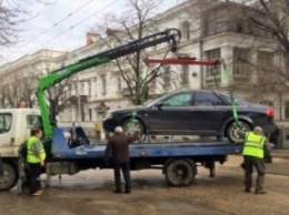 Крымские водители во избежание штрафов смогут после 1 апреля привозить автомобили в МРЭО для перерегистрации на эвакуаторах