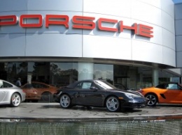 Компания Porsche выплатит сотрудникам по 8,9 тысячи евро премии