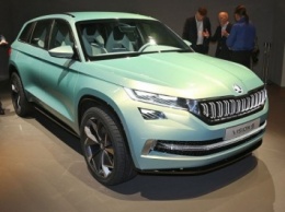 Skoda называет цены на VisionS и готовится к поставкам на рынок России