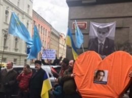 В Праге состоялся митинг в поддержку крымских политзаключенных