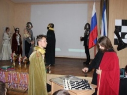В Ялте теперь есть шахматные король и королева