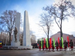 В Кривом Роге открыли первый в Украине памятник героям АТО
