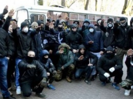 Украинские пропагандисты обвинили Москву в нападении львовских неонацистов на полицию и гомосексуалов