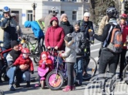 Велосипедисты поддержали "солнечных детей"