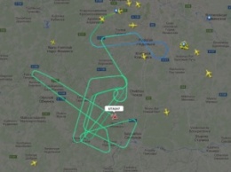 В Москве Boeing совершил аварийную посадку из-за технических проблем
