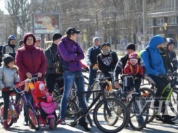 Велопробег в поддержку "солнечных детей" состоялся в Херсоне