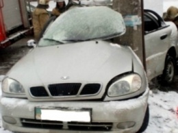 Автомобиль врезался в столб в Полтавской области, водитель погиб