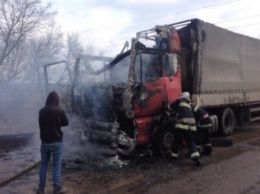 Недалеко от Кировограда сгорел грузовик (ФОТО)
