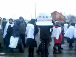 В Полтавской обл. около 50 активистов перекрыли трассу международного значения, - полиция