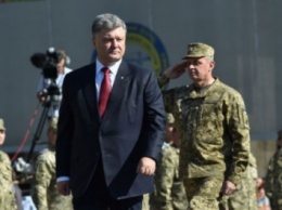 П.Порошенко анонсировал испытания новых видов украинских ракет на этой неделе