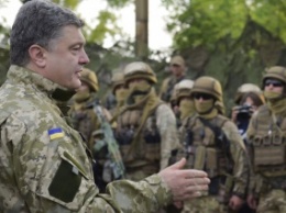 В Украине мобилизируют 10 тысяч военных, - Порошенко