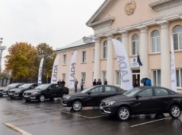 Правительство Самарской области меняет иномарки на седаны Lada Vesta
