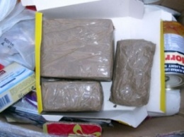 В Бахмуте полиция прекратила нелегальную пересылку наркотиков