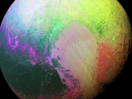 На поверхности Плутона нашли следы азотных паводков