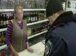 Девять магазинов в Чернигове продают ночью алкоголь
