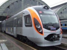 Поезде "Киев-Запорожье" остановлен - ищут бомбу