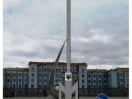 В Новой Каховке решают, что делать с монументом "Слава труду", не подрывая его