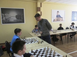 В Ингулецком районе прошел мастер-класс по шахматам (фото)