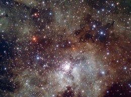 Астрономы сделали фотографию самой одинокой галактики в созвездии Кита