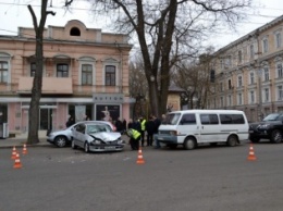 Масштабное ДТП в центре Одессы: столкнулись 7 автомобилей