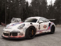 Чтобы выделяться: владелец нового Porsche 911 нарочно покрыл его ржавчиной