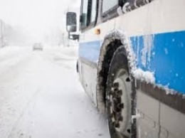 В Одесской области из-за снега рейсовый автобус вылетел в овраг