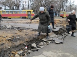 В Одессе на Старосенной площади люди рискуют сломать ноги (ФОТО)