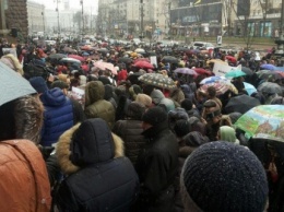 Митинг под КГГА: торговцы требуют вернуть алкоголь в киоски