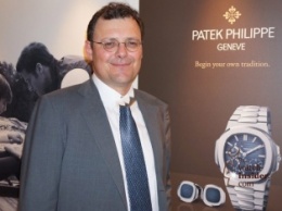 «Бороться с Apple бессмысленно»: глава Patek Philippe назвал ошибкой стремление производителей выпускать «умные» часы